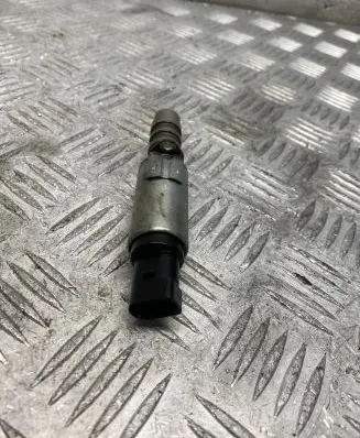 Audi A8 S8 D4 4H Camshaft vanos timing valve 06E109257J