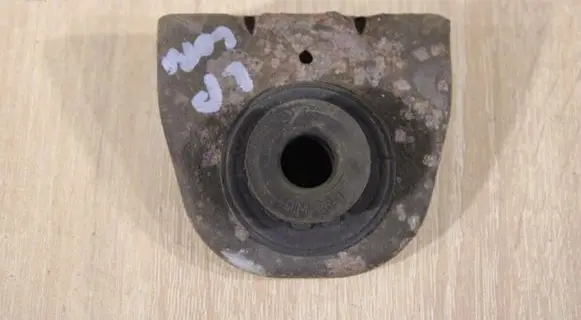 Hyundai Santa Fe ABS pump bracket 