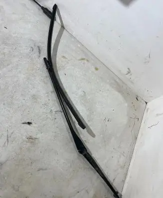 BMW 5 E60 E61 Windshield/front glass wiper blade 7035099