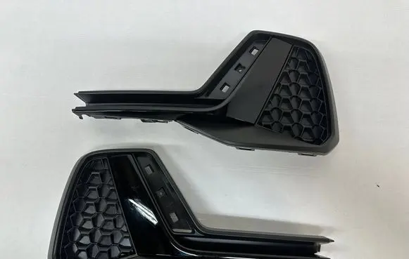 Audi A1 Front bumper lower grill 82A807834B 82A807833B 82A807834