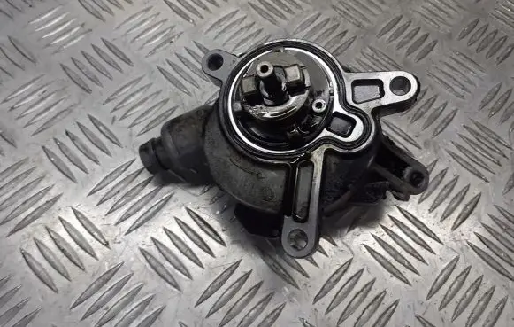 Volvo S60 Vacuum pump 08658230