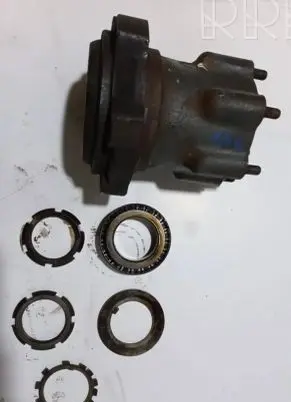 Mercedes-Benz Sprinter W901 W902 W903 W904 Rear wheel hub