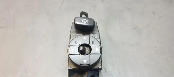 KIA Carnival Wing mirror switch