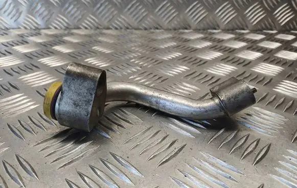 Air conditioning (A/C) pipe/hose