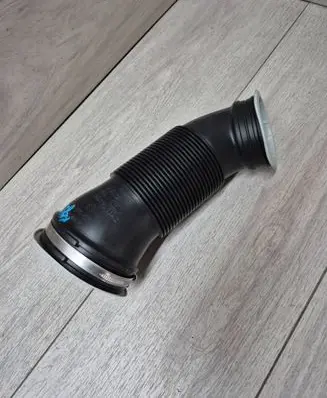 Audi A3 8Y Air intake hose/pipe 5Q0129684E
