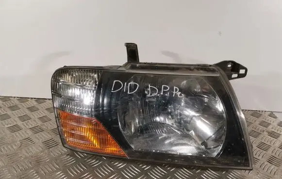 Mitsubishi Pajero Headlight/headlamp