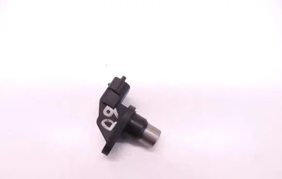 Volvo S60 Camshaft position sensor 8631533