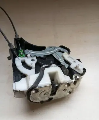 Mitsubishi Outlander Rear door lock MN145875