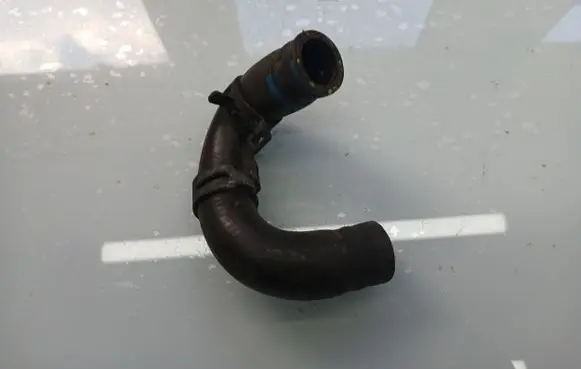 Mercedes-Benz C W205 Engine coolant pipe/hose A6512001482