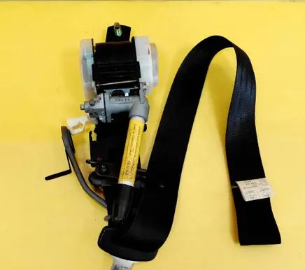Nissan Almera Front seatbelt 0425017