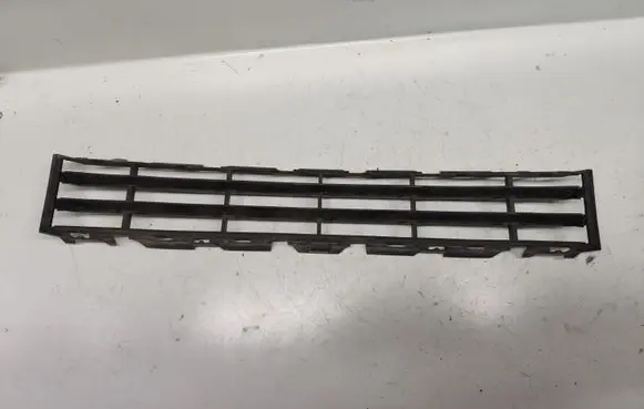 Renault Megane II Front bumper lower grill
