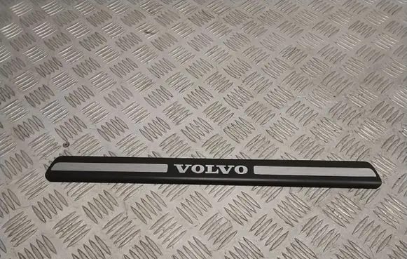Volvo XC70 Front sill trim cover 8659960