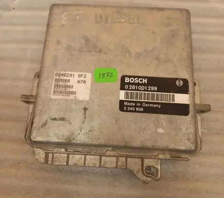 BMW 5 E34 Engine control unit/module 0281001299 2245908