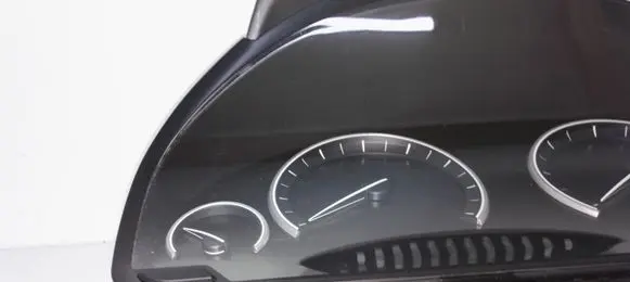 Speedometer (instrument cluster)