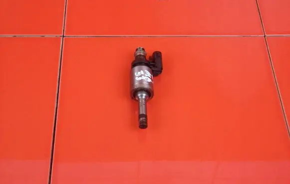 Ford Fiesta Fuel injector CM5G9F593FA 21MB33