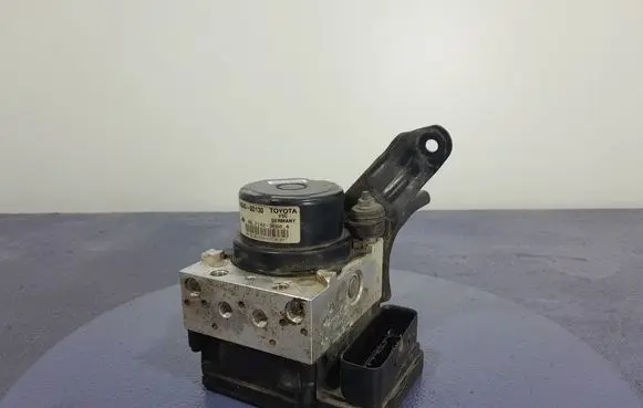 Toyota Yaris ABS Pump 445400D130