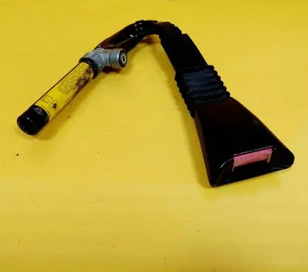 Opel Omega B1 Front seatbelt buckle 24406665 24405581
