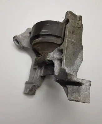 Mazda CX-5 Engine mount bracket