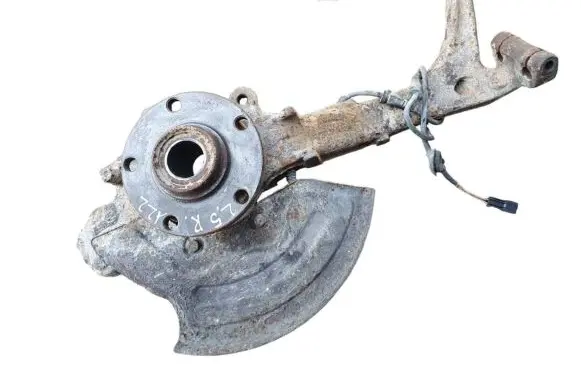 Volkswagen PASSAT B5.5 Front wheel hub 8D0407258