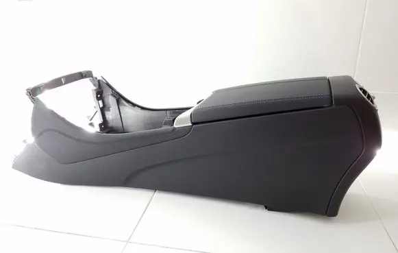 Mercedes-Benz EQC Center console