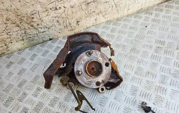 Toyota MR2 (W30) III Front wheel hub 