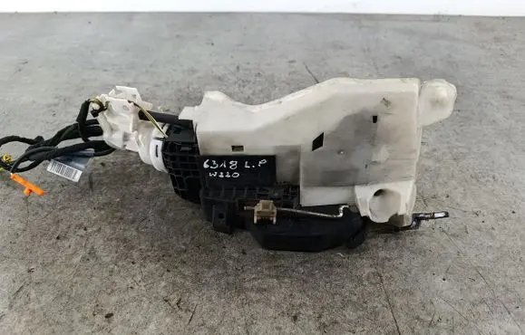 Mercedes-Benz S W220 Front door lock 2207200135