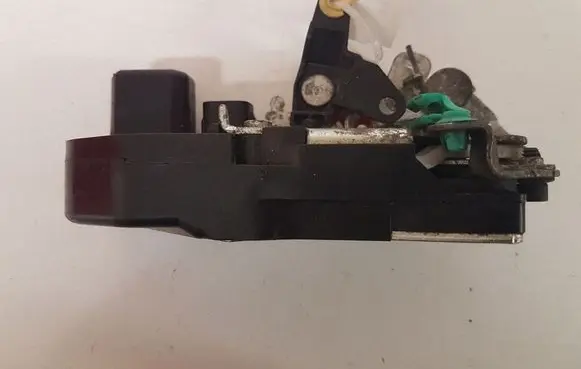 Chrysler 300 - 300C Front door lock