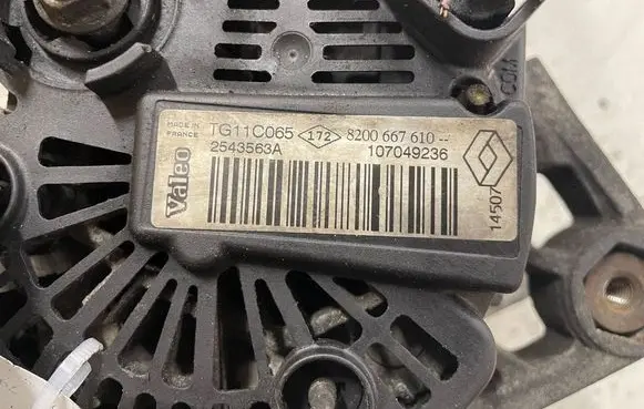 Renault Megane II Generator/alternator 8200667610 107049236 2543563A