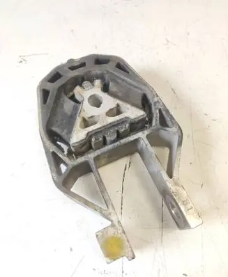 Engine mount bracket