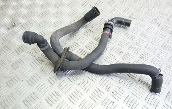 Volkswagen PASSAT B5.5 Engine coolant pipe/hose 8D0819373N