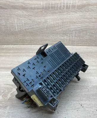 Opel Astra F Fuse module 90414547