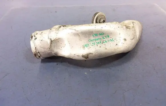 Volkswagen Golf Plus Engine coolant pipe/hose 1K0129565AA