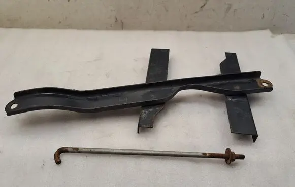 Toyota Corolla Verso AR10 Battery bracket 744040F040