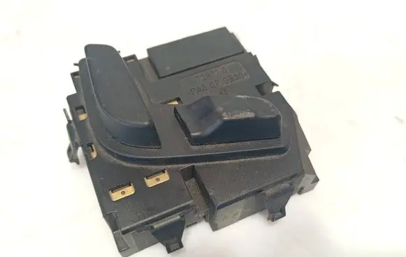Mercedes-Benz E W212 Seat control switch A2048701858 03467811