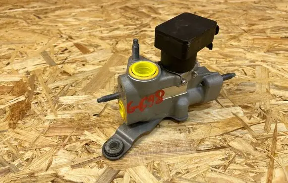 Polestar 2 Air conditioning (A/C) expansion valve 32352023 31699295