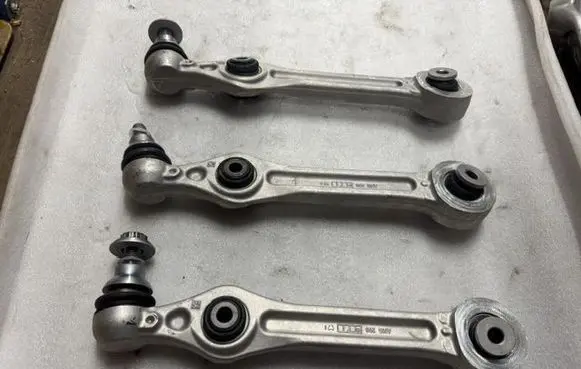Mercedes-Benz AMG GT 4 x290 w290 Front control arm 2903309300