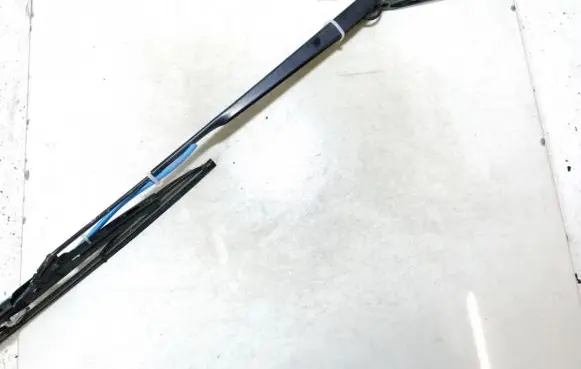 Nissan X-Trail T30 Front wiper blade arm