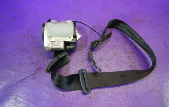 Audi A8 S8 D3 4E Front seatbelt 601783100