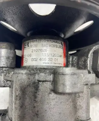 Mercedes-Benz E W210 Power steering pump 0024663201 2107626