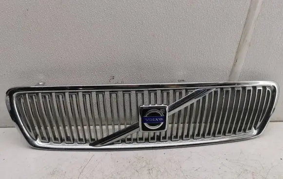Volvo V70 Front bumper upper radiator grill 8659868