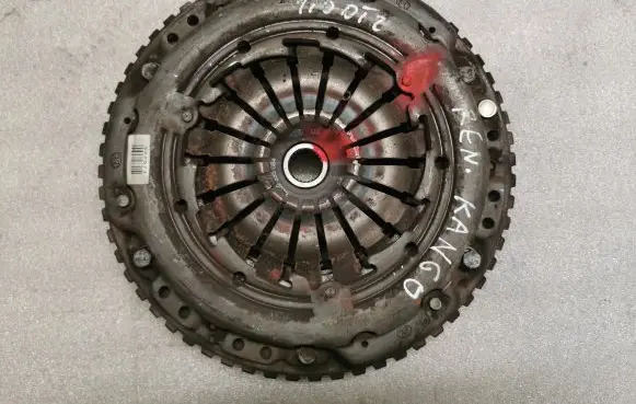 Renault Kangoo II Clutch set kit 8200527569 527571