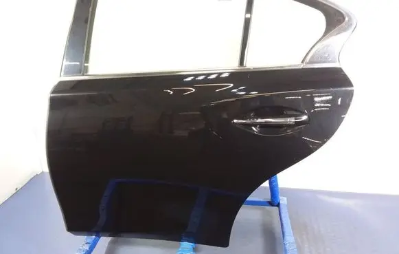 Infiniti Q50 Rear door 