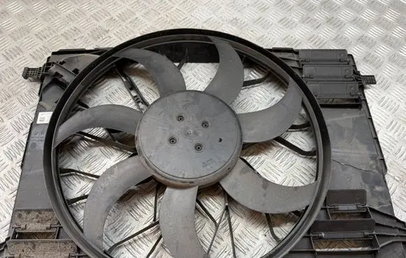 Mercedes-Benz B W247 Air conditioning (A/C) fan (condenser) A2479060100
