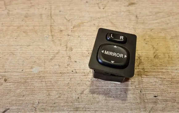Toyota Corolla Verso AR10 Wing mirror switch 769746