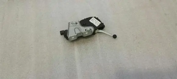 Mercedes-Benz GLS X166 Rear door window regulator motor A1666700104