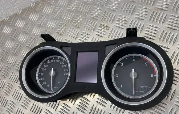 Alfa Romeo 159 Speedometer (instrument cluster) 0156072820 180906 A2C53172598