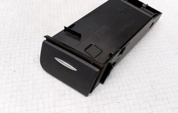 Mercedes-Benz E W211 Glove box A2116801952
