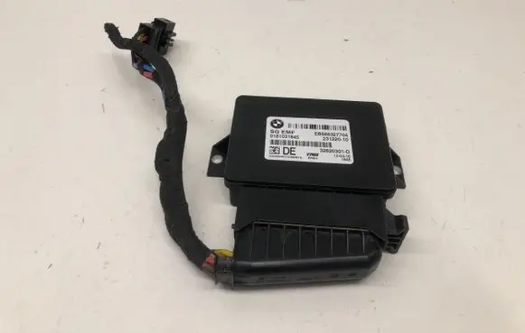 BMW 5 F10 F11 Hand brake control module 6863277 23122010 32620301D