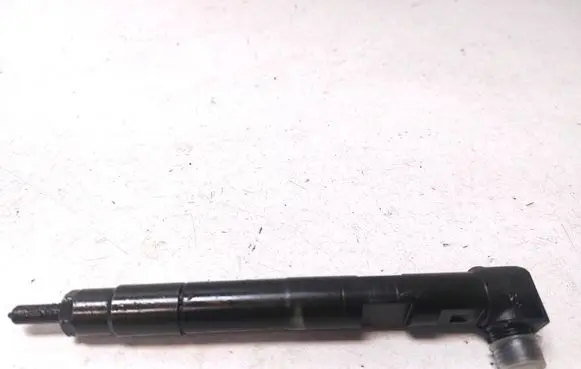 Mercedes-Benz C W204 Fuel injector A6510704987