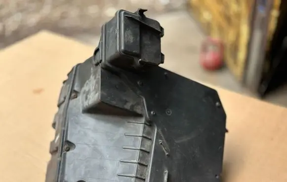 Volkswagen Transporter - Caravelle T5 Fuse box cover 7E0907299A